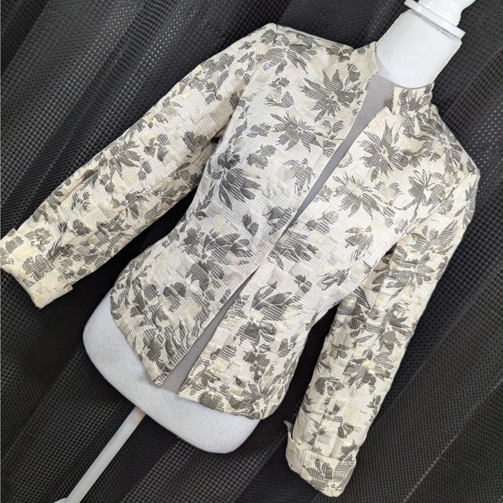 ERIN LONDON! MICRO-QUILTED CREAM, GOLD, GRAY FLORAL JACKET, BLAZER! SZ S